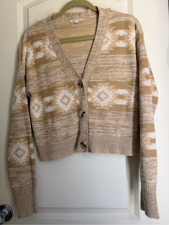 Derek Heart Sweaters - Derek Heart Aztec southwestern print cardigan L neutral crop poly office casual